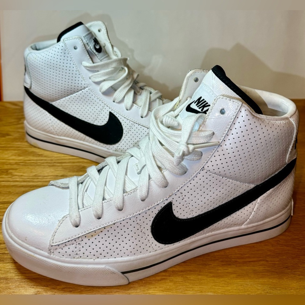 Nike BRS 2009 Sweet Classic High Top sneakers Leather Lace Up White Women Size 8